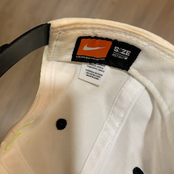 Nike Flatbill Hat - Picture 4 of 4